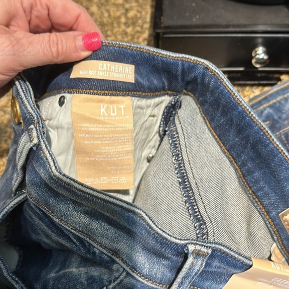 NWT Kut From the Kloth ankle straight leg Jean. Size 00. Waist flat 12.5”. - Picture 7 of 7